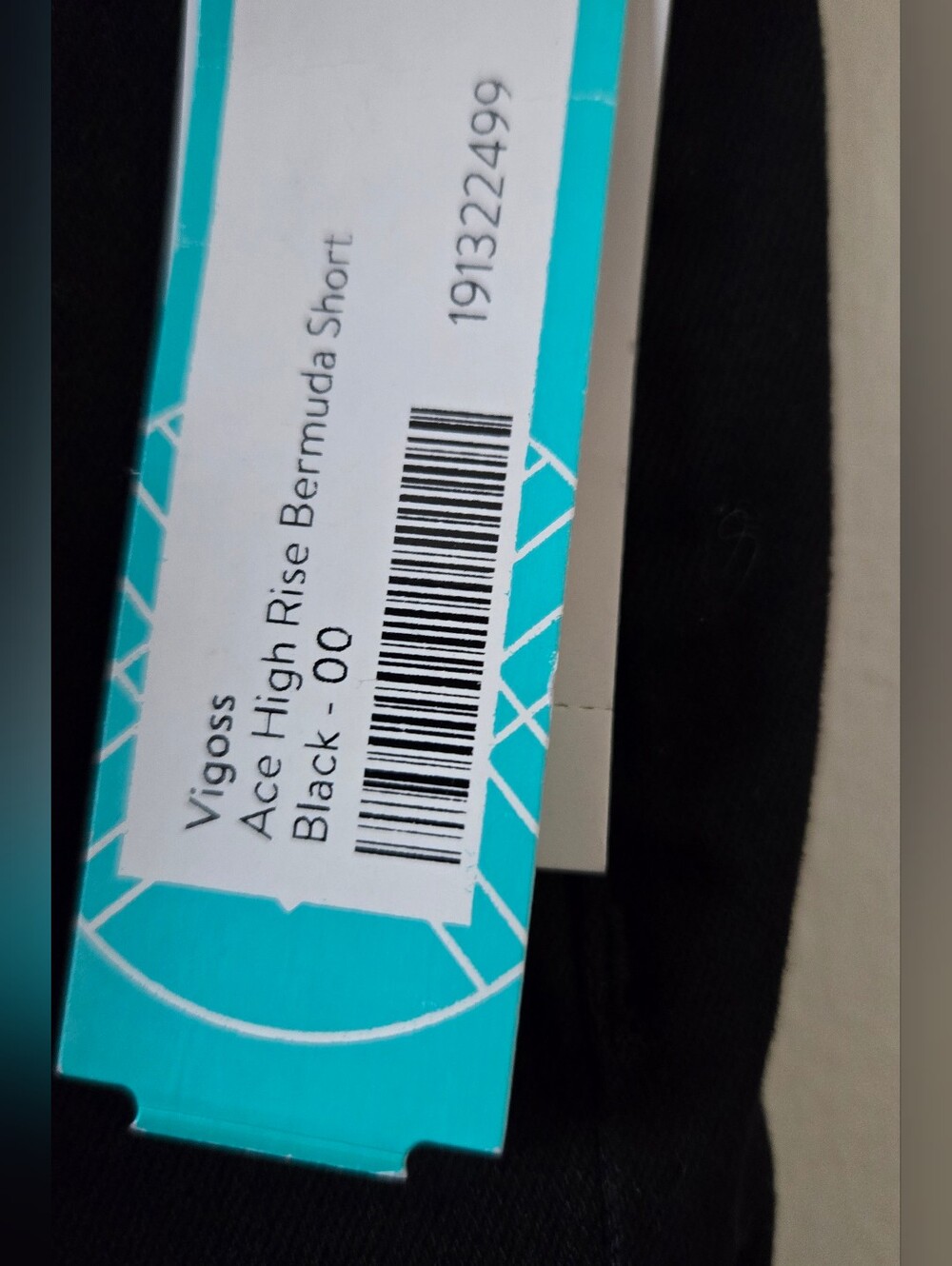 Vigoss Black Cropped Bermuda Jeans with Raw Hem - Picture 4 of 4